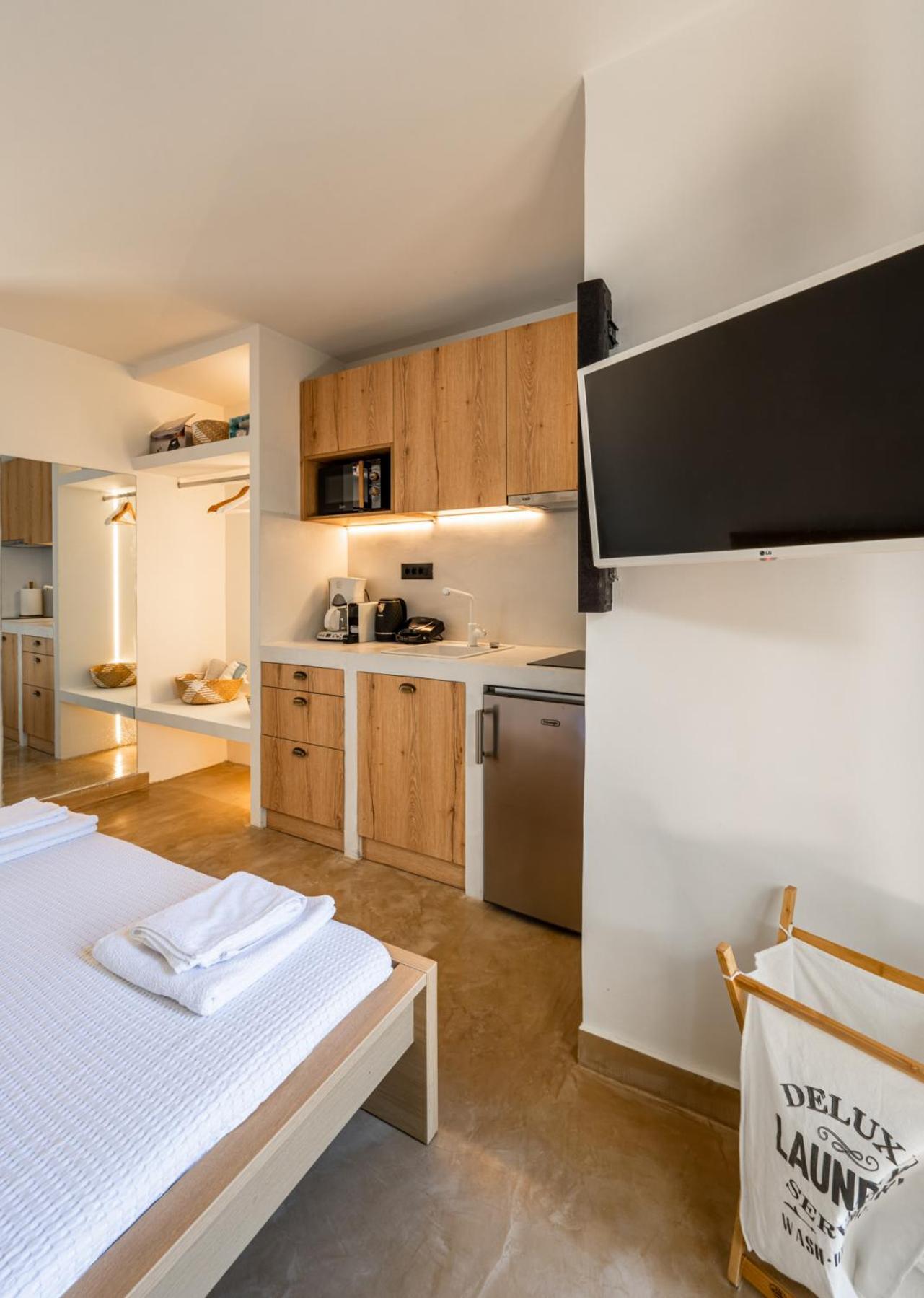 Alkis Guest House By Aegiankazarte Kapotidhes Bagian luar foto